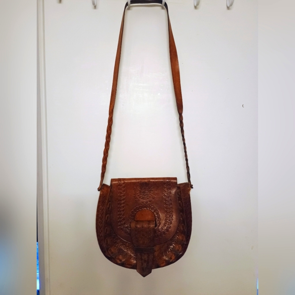 EL Salvador Vintage 1970s Tooled Leather Purse, Tan